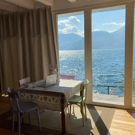 Tatil Evi Unique Waterfront Private House At Dervio