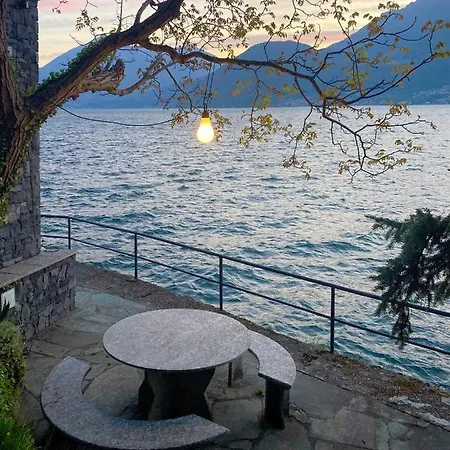 Tatil Evi Unique Waterfront Private House At Dervio